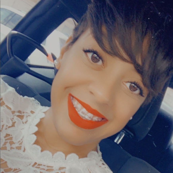 Meet your Posher, Shana - Picture 1 of 1